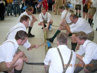 2005 05 18 Berlin Deutsches Turnfest Holzhackerbuabn beim ÖTB Stand in der Messehalle