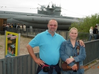 2006 06 16 Besuch Laboe vor dem U_Boot mit Karin