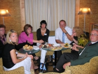 2009 04 25 Reiseweltteam Verpflegung vom Mitternachtsbuffet und es schmeckt