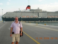 2009 09 12 Korfu Hafen Queen Victoria liegt auch hier
