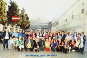 2013-11-26-bethlehem-geburtskirche-bus-gelb