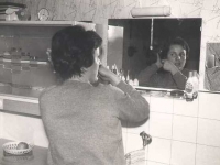 1969-vor-dem-spiegel