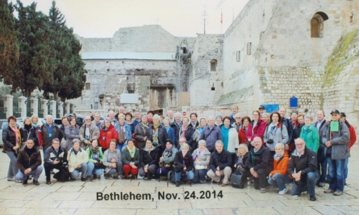 2014 11 24 Bethlehem Geburtskirche Bus grün