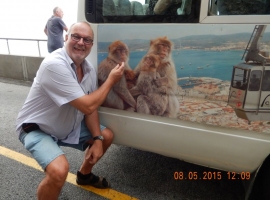 08 05 Wenigsten auf dem Bus sind Affen zu sehen