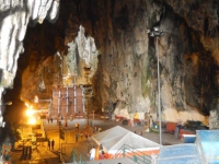 Batu Höhlen eingang-in-die-eigentliche-höhle 