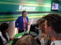 Warten bei europcar auf Mietauto