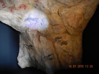 Besuchtes UNECO Chauvet-Grotte bei Vallon-Pont-d'Arc ist das erste Foto der Ausstellung