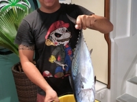 Jacob mit einem frischen Fisch für das Abendessen