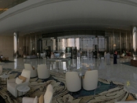 2016 10 26 Abu Dhabi Besuch Etihad Towers mit riesigem Barbereich