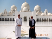 2016 10 26 Abu Dhabi Scheich Zayed Moschee Innenhof