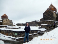 2016 10 19 Sevansee mit Kloster Sevanawank
