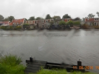 Regen empfängt uns in Amsterdam