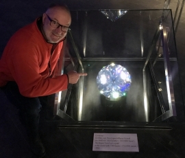 2016 12 11 Swarovski Größter von Hand geschliffener Kristall der Welt