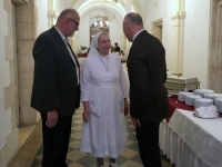Schwester Bernadette und der österr Botschafter im Hospitz