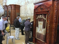 Betende Juden in der Klagemauer innen