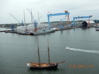 Die ehemalige HDW Werft von der Queen Elizabeth aus gesehen