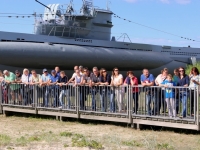 Gruppenfoto vor dem U_Boot 995