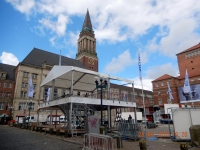 Rathaus mit internationaler Markt