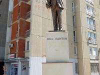 Bill Clinton Denkmal