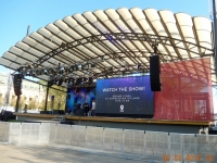 Riesige Bühne im Eurovisions Village