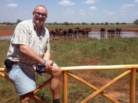 Mittagspause bei einem Wasserloch_plötzlich waren 20 Elefanten da