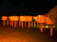 Unsere Saltlick Lodge bei Nacht
