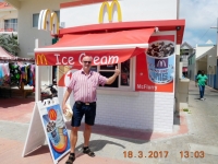 Philipsburg Hafenpromenade mit Mc Ice Cream