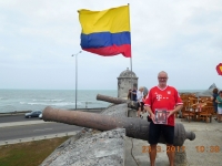2017 03 23 Kolumbien Cartagena Altstadtmauer mit Flagge