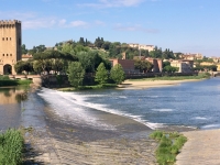Fussmarsch entlang des Fluss Arno