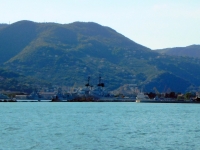 Italienische Kriegsschiffe im Hafen von La Spezia