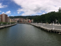 2017 06 06 Bilbao Brücke über den Nervion Kunstfoto