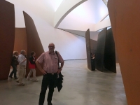 Guggenheim Museum innen_Metallgänge etc