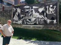 2017 06 07 Friedensstadt Gernika mit Picasso Mosaik