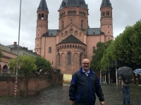 Mainzer Dom von vorne