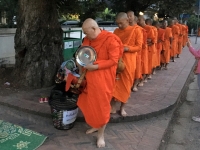 2017 11 04 Luang Prabang Mönchsspeisung