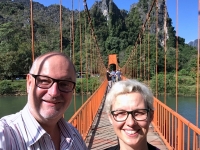 2017 11 07 Tham Chang Tropfsteinhöhle Zugangsbrücke 5