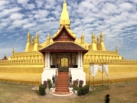 2017 11 08 Vientiane Stupa Pha That Luang 2 x Gerald