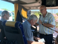 2017 05 28 Ankunft in Olbia Erste Besprechung im Bus