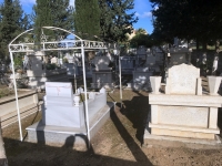 Friedhof mit tollen Gräbern