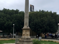 Venezianische Säule am Atatürk Platz