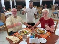 2018 04 14 Holiday Island unser Kellner Habib aus Sri Lanka
