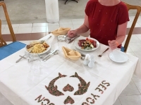 2018 04 16 Holiday Island Tischdeko für letztes Abendessen