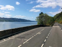 Fahrt entlang des Sees Loch Ness