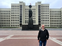 2018 06 25 Parlament mit Lenindenkmal