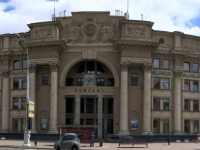 Imposantes Zentrales Postgebäude