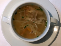 Suppe Hühner Bouillon mit Nudeln