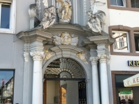 Eingangsportal Kirche St Gandolf