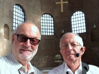 Reiseleiter Rolf in der Basilika Trier