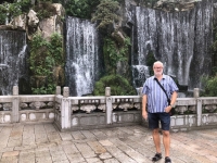 2018 09 24 Taipei Wasserfall beim Longshan Tempel