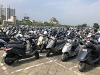 2018 09 28 Kaoshiung Parkplatz für Motorroller